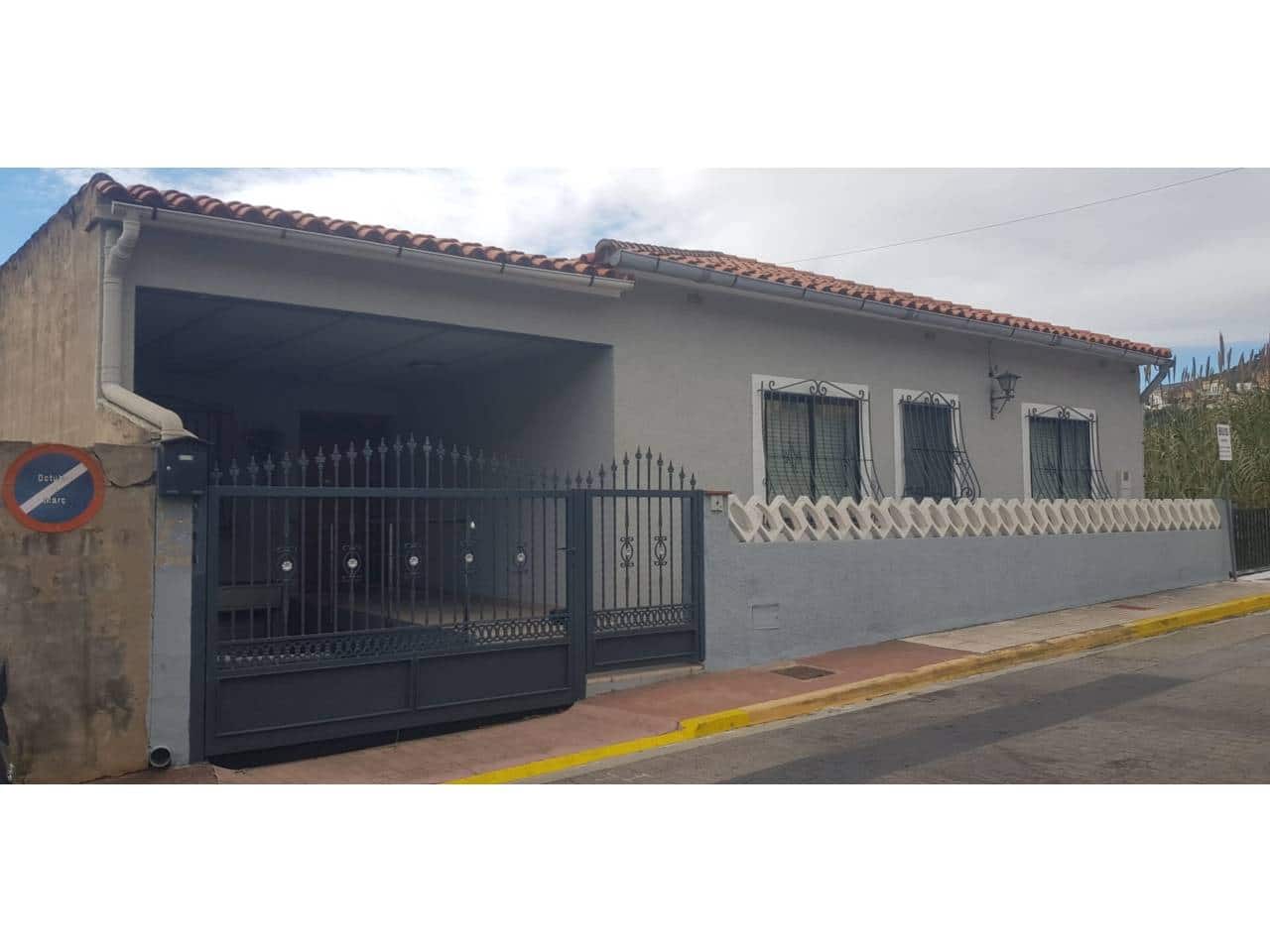 5 bedroom Villa for sale in L'Atzuvia with garage - € 350,000 (Ref: 9547410)