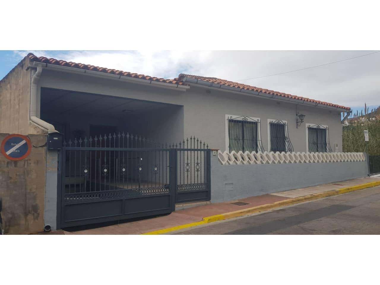 5 bedroom Villa for sale in L'Atzuvia with garage - € 350,000 (Ref: 9547410)