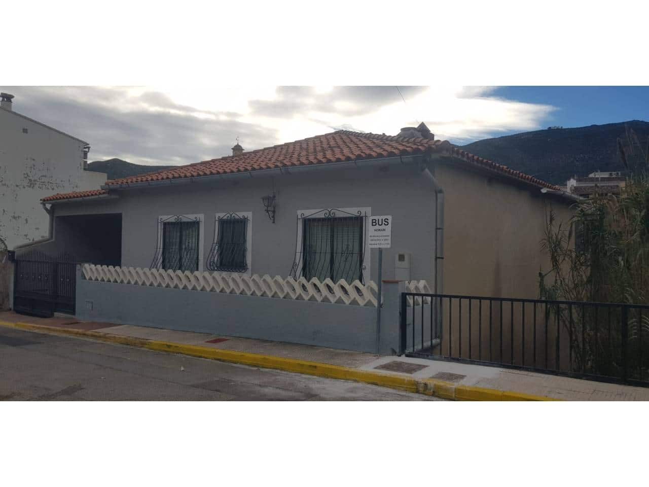 5 bedroom Villa for sale in L'Atzuvia with garage - € 350,000 (Ref: 9547410)