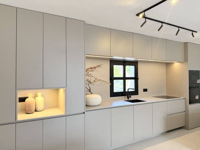 2 soveværelse Lejlighed til salg i Calpe / Calp med swimmingpool garage - € 569.000 (Ref: 9622273)