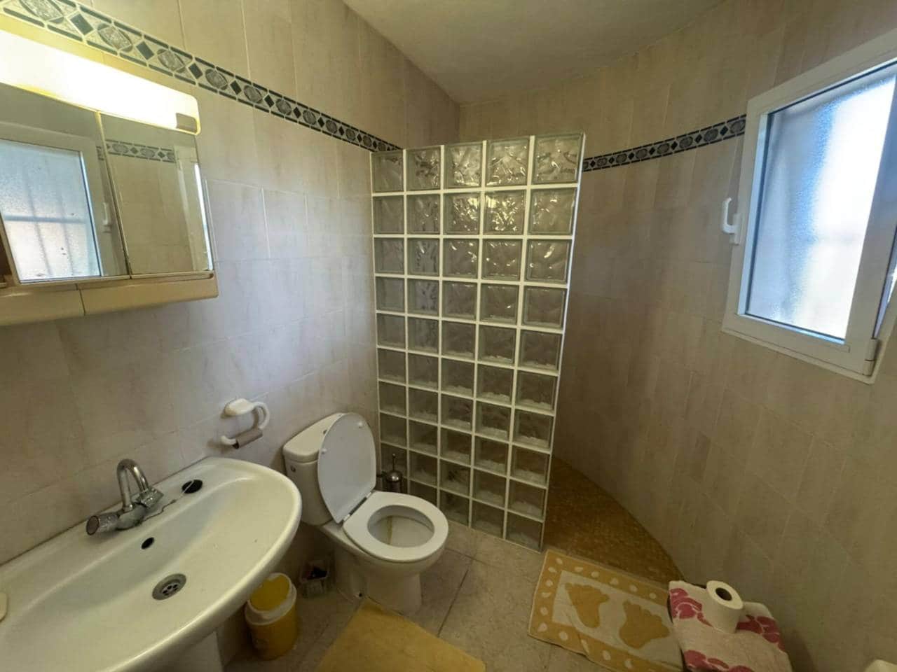 4 makuuhuone Huvila myytävänä paikassa Sella mukana uima-altaan 
autotalli - 800 000 € (Ref: 9625139)