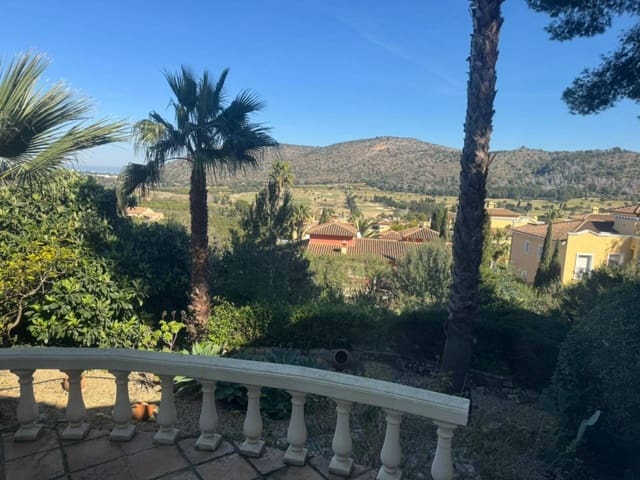 4 makuuhuone Huvila myytävänä paikassa Sella mukana uima-altaan 
autotalli - 800 000 € (Ref: 9625139)