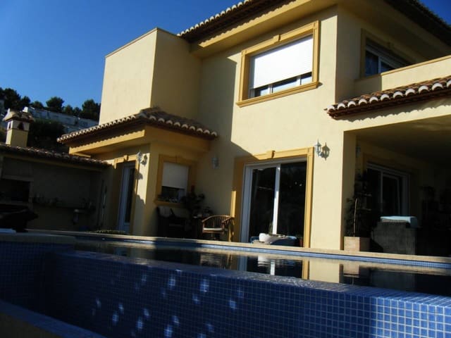 Chalet de 3 habitaciones en Cometa - Carrió, Calpe / Calp en venta con piscina garaje - 650.000 € (Ref: 9627072)