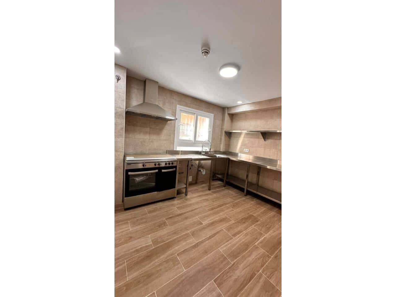 10 bedroom Hotel for sale in Calpe / Calp - € 419,000 (Ref: 9719359)