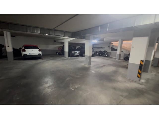 Garagem para arrendar em Pueblo, Calpe / Calp - 21 500 € (Ref: 9782890)