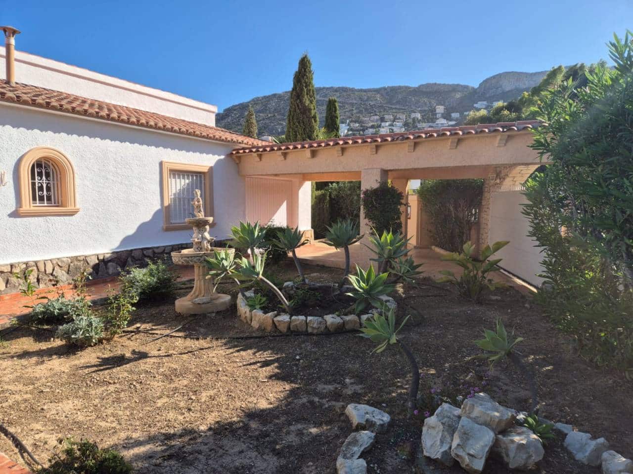 3 soveværelse Villa til salg i Calpe / Calp med swimmingpool garage - € 950.000 (Ref: 9830494)