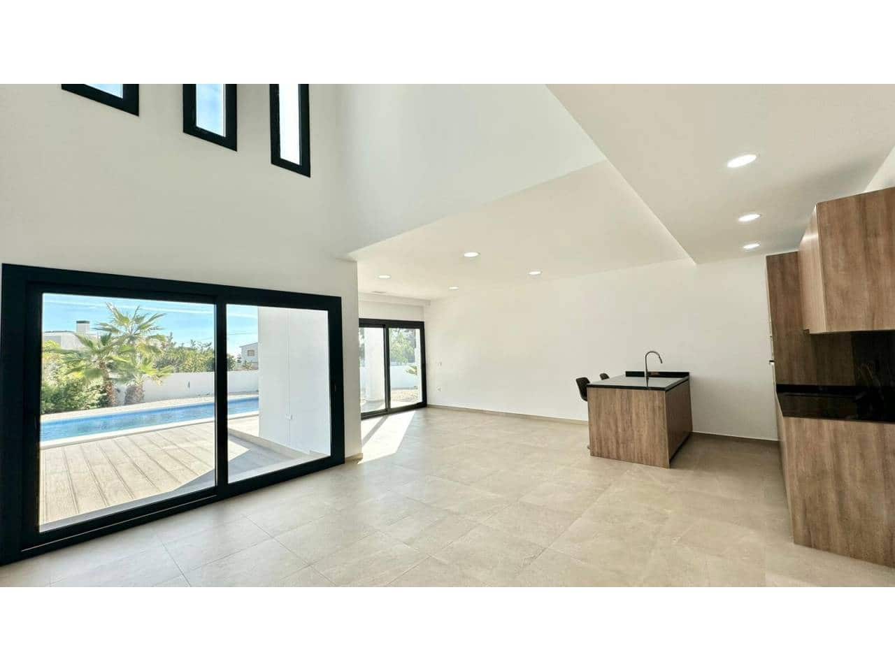 3 bedroom Villa for sale in Benissa with pool garage - € 1,175,000 (Ref: 9844710)