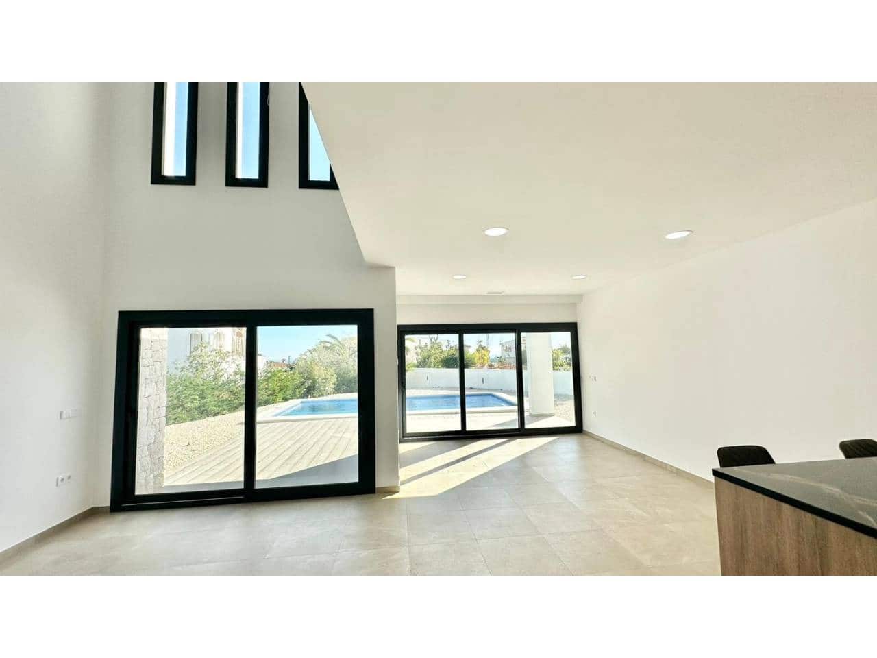 3 bedroom Villa for sale in Benissa with pool garage - € 1,175,000 (Ref: 9844710)