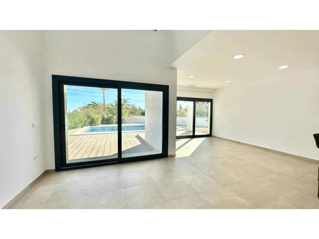 3 bedroom Villa for sale in Benissa with pool garage - € 1,175,000 (Ref: 9844710)