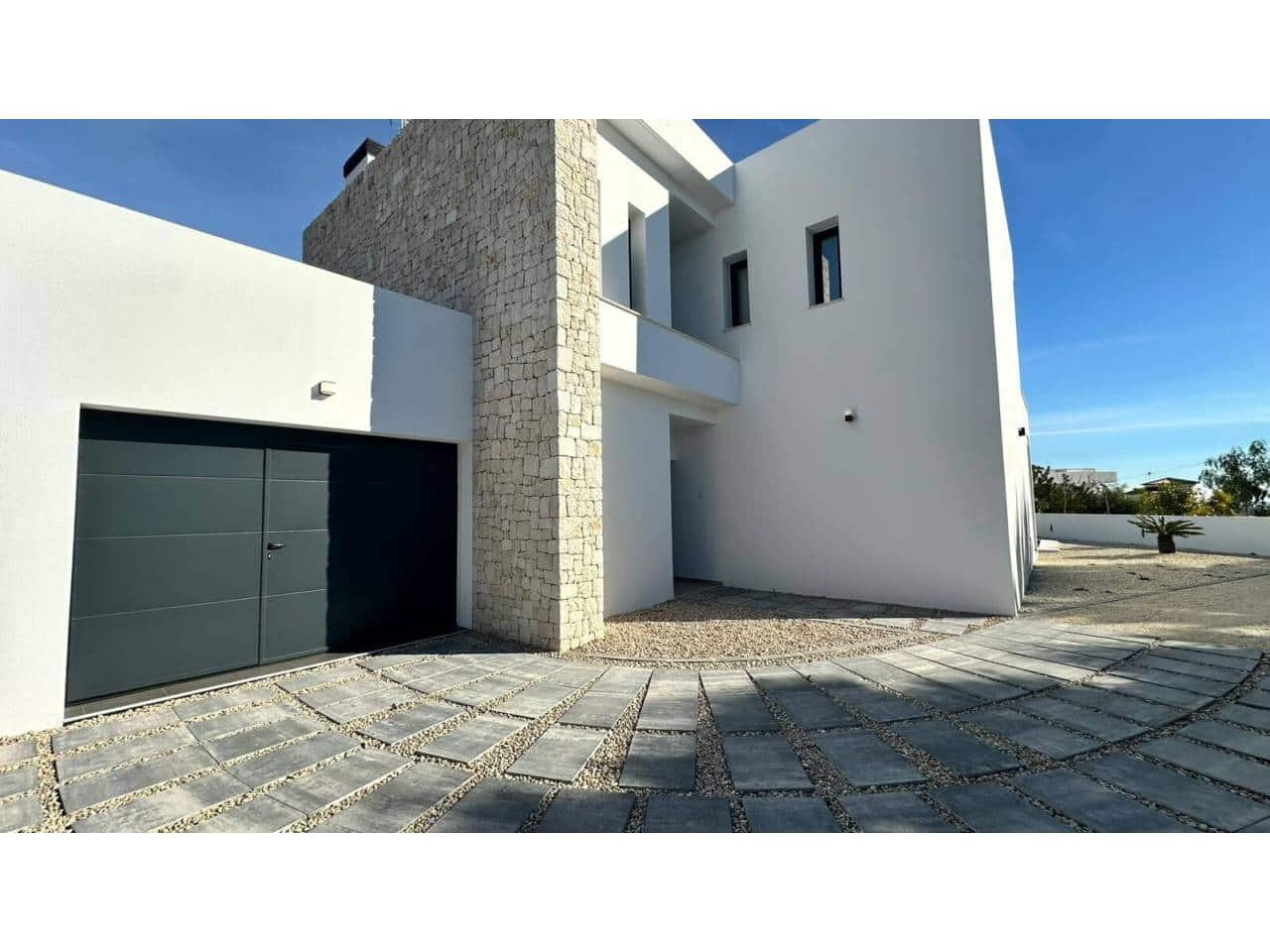 3 bedroom Villa for sale in Benissa with pool garage - € 1,175,000 (Ref: 9844710)