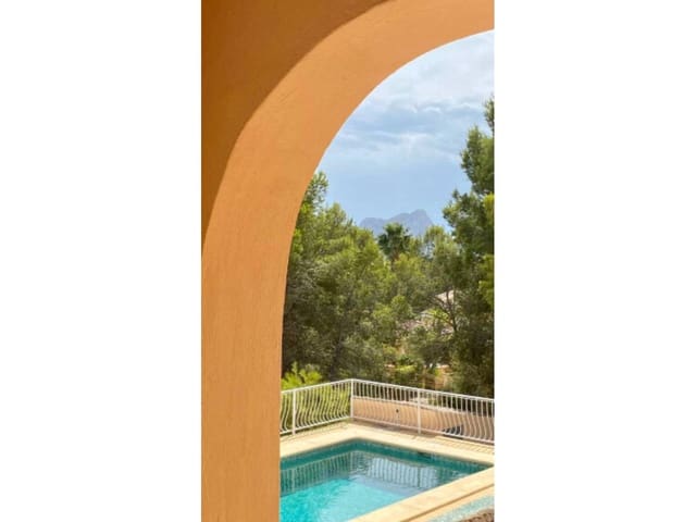 3 soveværelse Villa til salg i Benissa med swimmingpool garage - € 849.500 (Ref: 9872853)