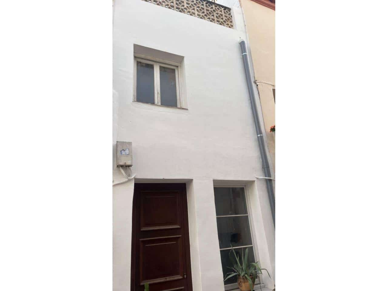 Hus til salgs i Calpe / Calp - € 115 000 (Ref: 9883874)
