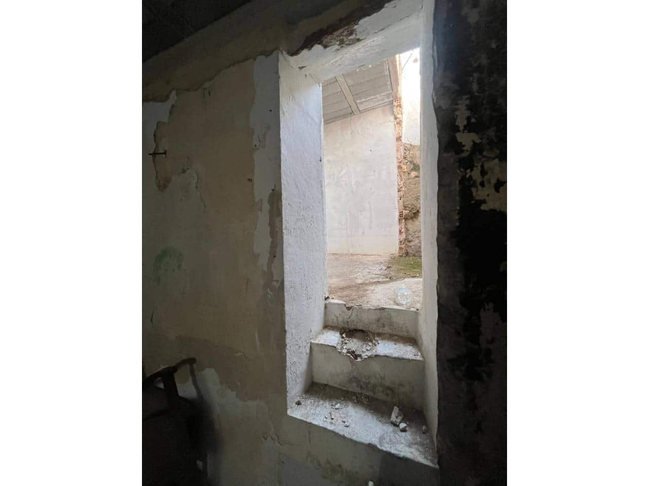 Hus til salgs i Calpe / Calp - € 115 000 (Ref: 9883874)