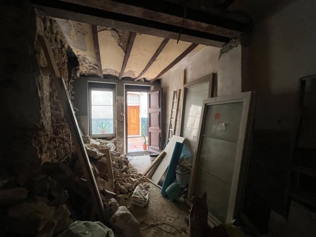 Hus til salgs i Pueblo, Calpe / Calp - € 115 000 (Ref: 9883874)