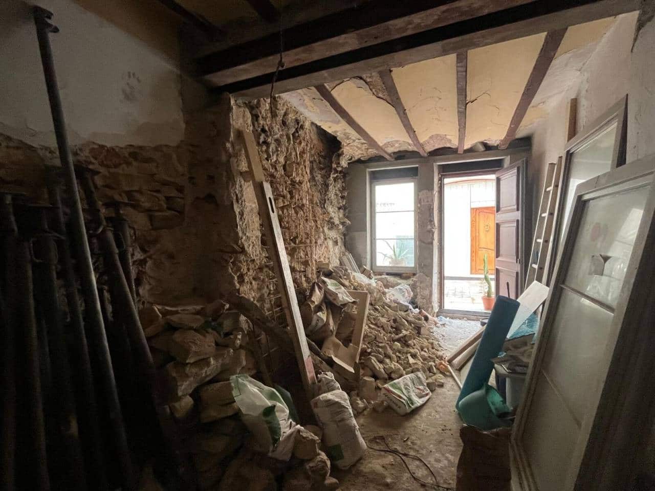 Hus til salgs i Calpe / Calp - € 115 000 (Ref: 9883874)