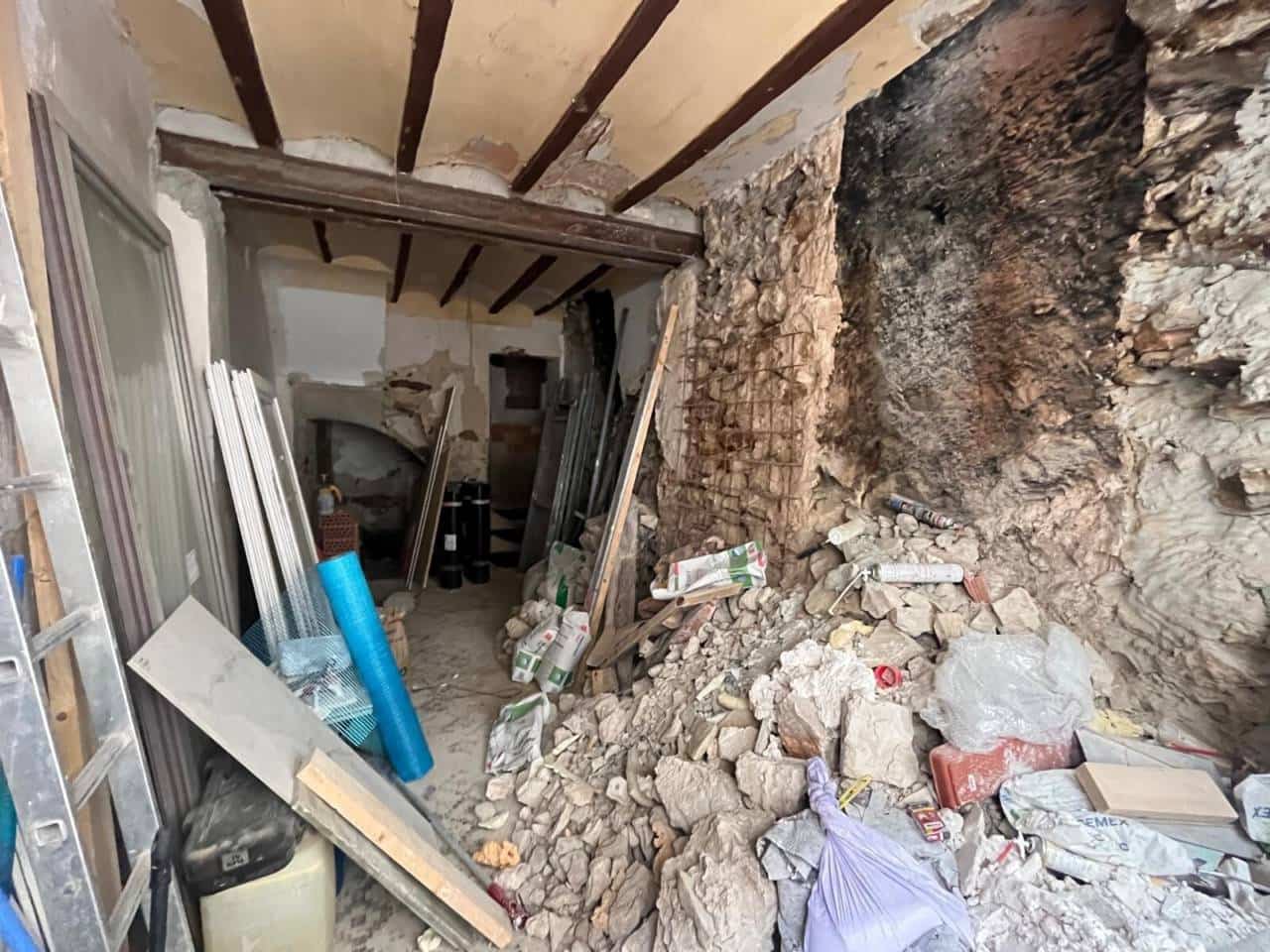 Hus til salgs i Calpe / Calp - € 115 000 (Ref: 9883874)