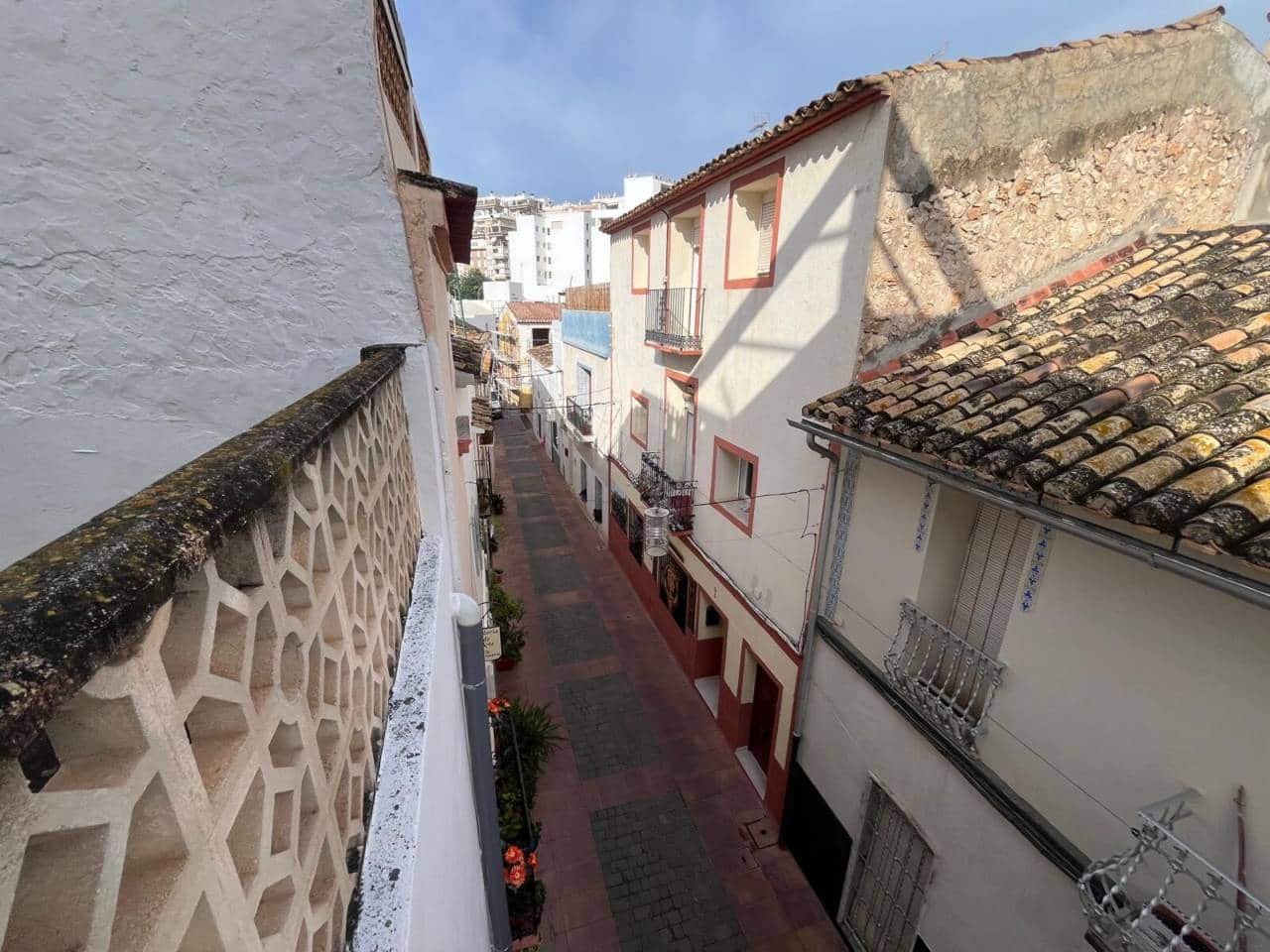 Hus til salgs i Calpe / Calp - € 115 000 (Ref: 9883874)