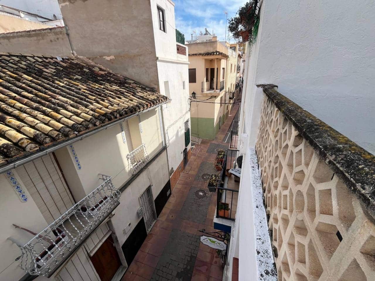 Hus til salgs i Calpe / Calp - € 115 000 (Ref: 9883874)