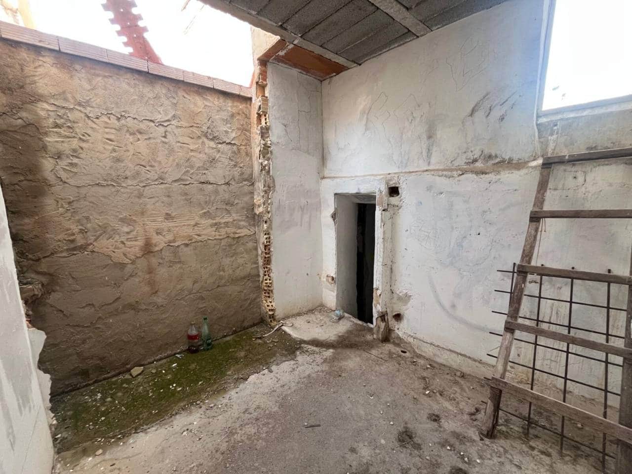 Hus til salgs i Calpe / Calp - € 115 000 (Ref: 9883874)