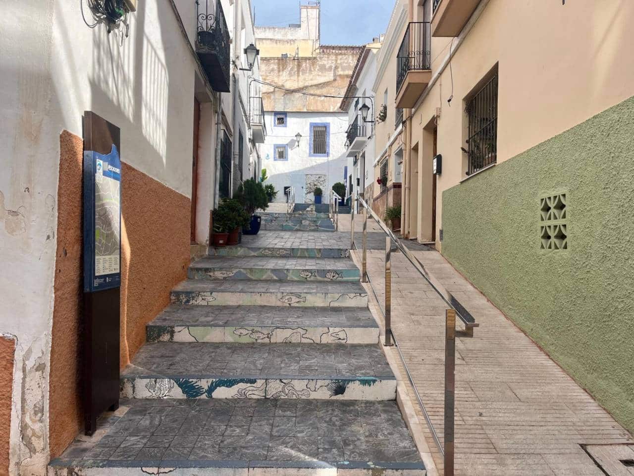 Hus til salgs i Calpe / Calp - € 115 000 (Ref: 9883874)