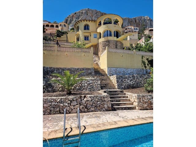 5 soverom Villa til salgs i Maryvilla, Calpe / Calp med svømmebasseng garasje - € 560 000 (Ref: 9926607)