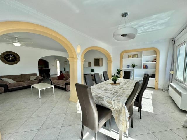 3 chambre Villa/Maison à vendre à Calpe / Calp avec piscine garage - 725 000 € (Ref: 9926608)