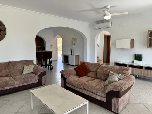 3 chambre Villa/Maison à vendre à Calpe / Calp avec piscine garage - 725 000 € (Ref: 9926608)