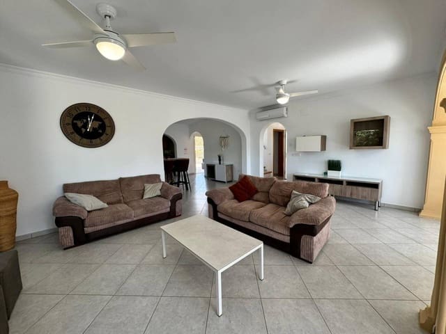 3 chambre Villa/Maison à vendre à Calpe / Calp avec piscine garage - 725 000 € (Ref: 9926608)