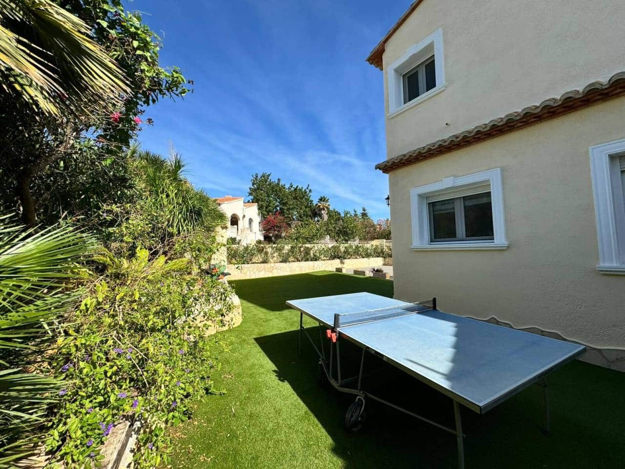 3 chambre Villa/Maison à vendre à Calpe / Calp avec piscine garage - 725 000 € (Ref: 9926608)