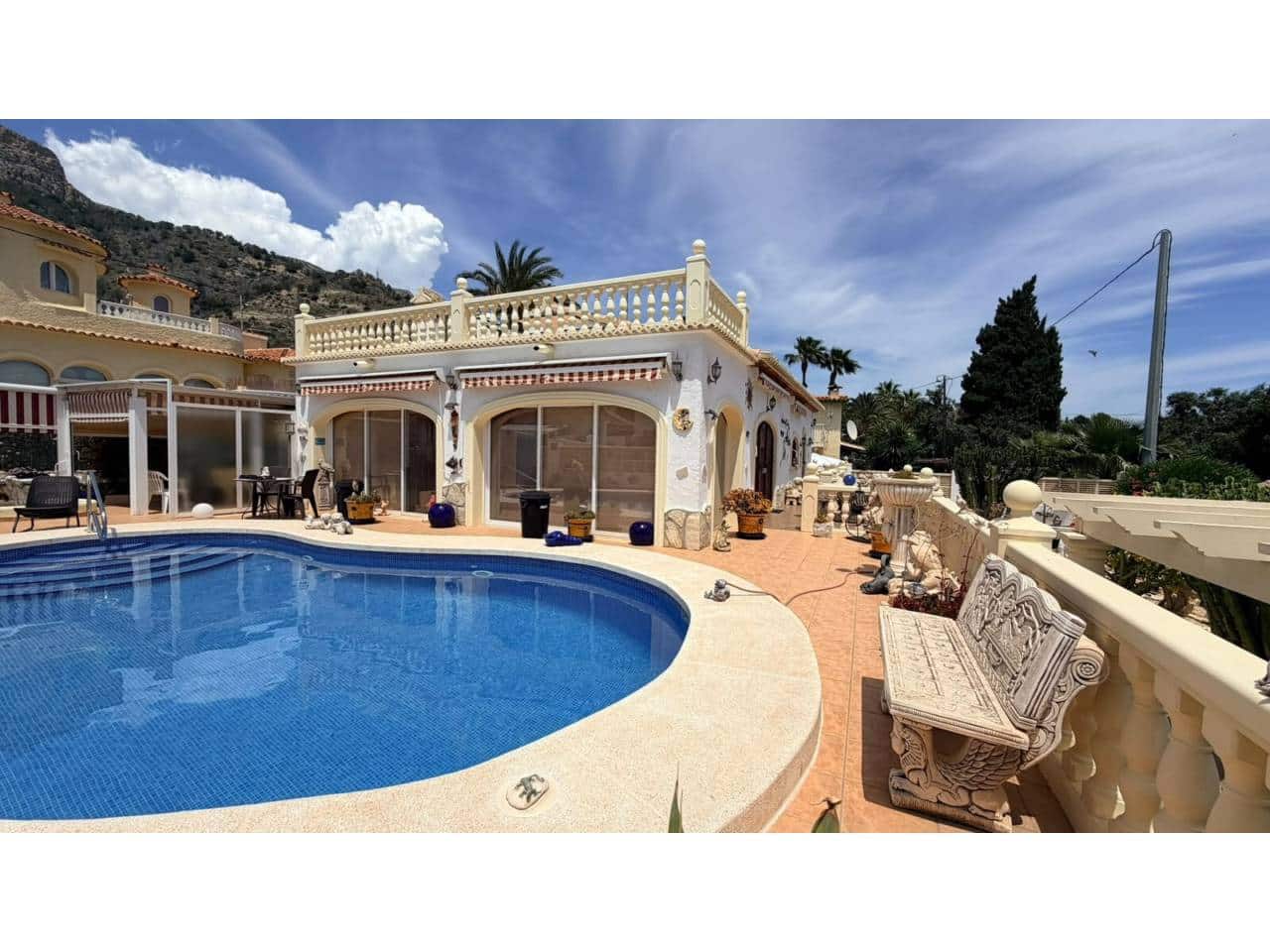 2 soverom Villa til salgs i Calpe / Calp med svømmebasseng garasje - € 439 000 (Ref: 9981722)