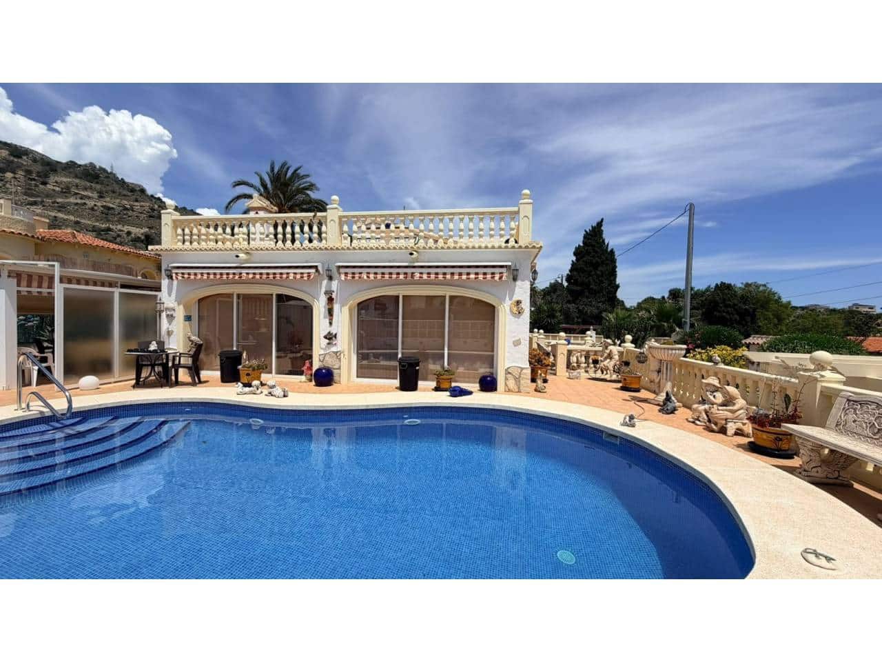 2 soverom Villa til salgs i Calpe / Calp med svømmebasseng garasje - € 439 000 (Ref: 9981722)