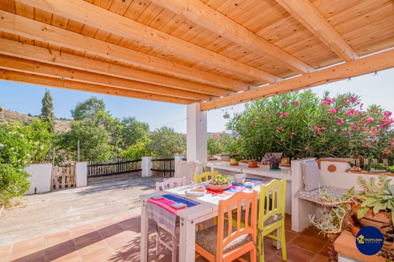3 sypialnia Finka/Dom wiejski na sprzedaż w Salobrena z basenem garażem - 320 000 € (Ref: 10033229)