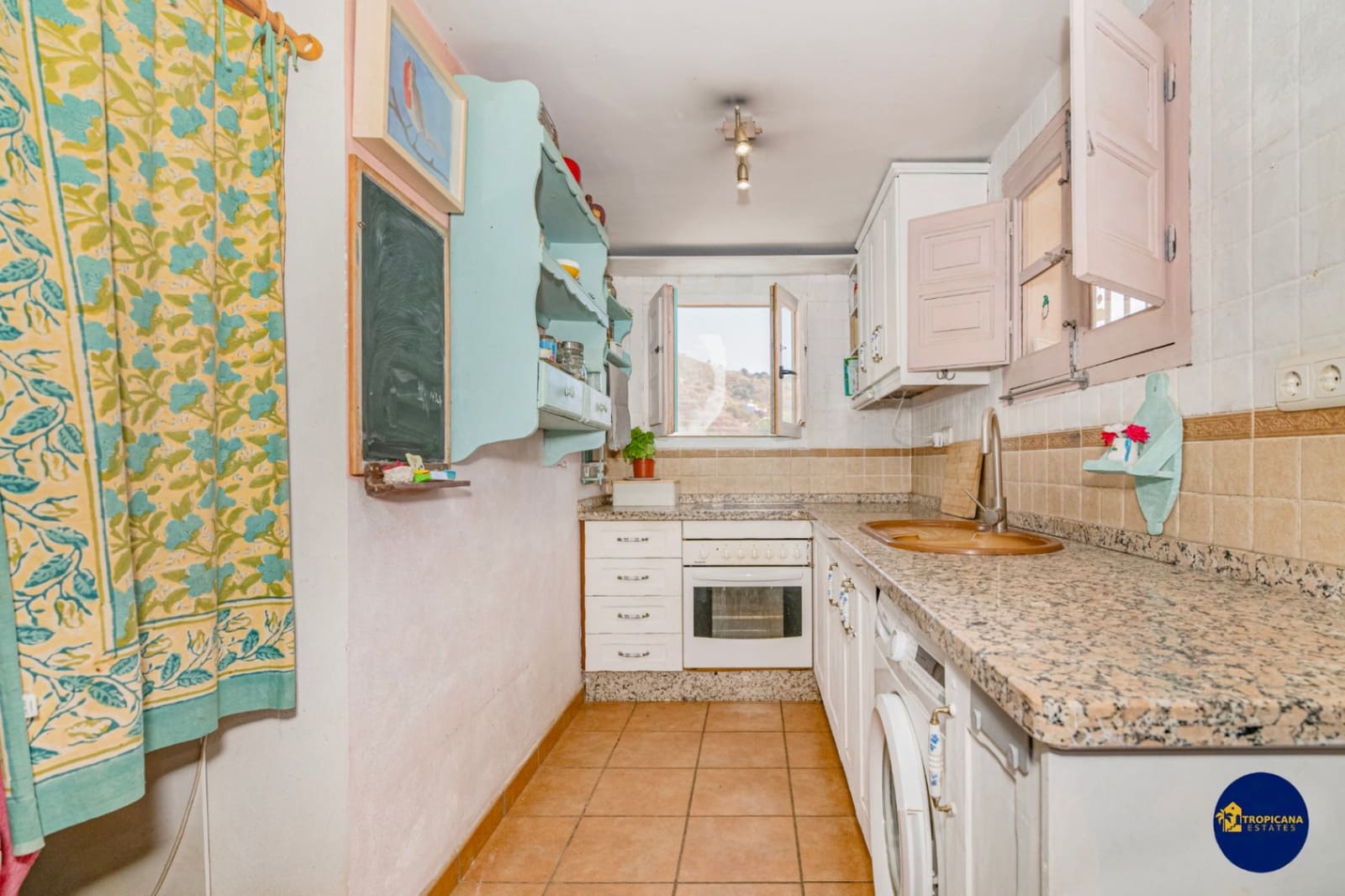 3 sypialnia Finka/Dom wiejski na sprzedaż w Salobrena z basenem garażem - 320 000 € (Ref: 10033229)