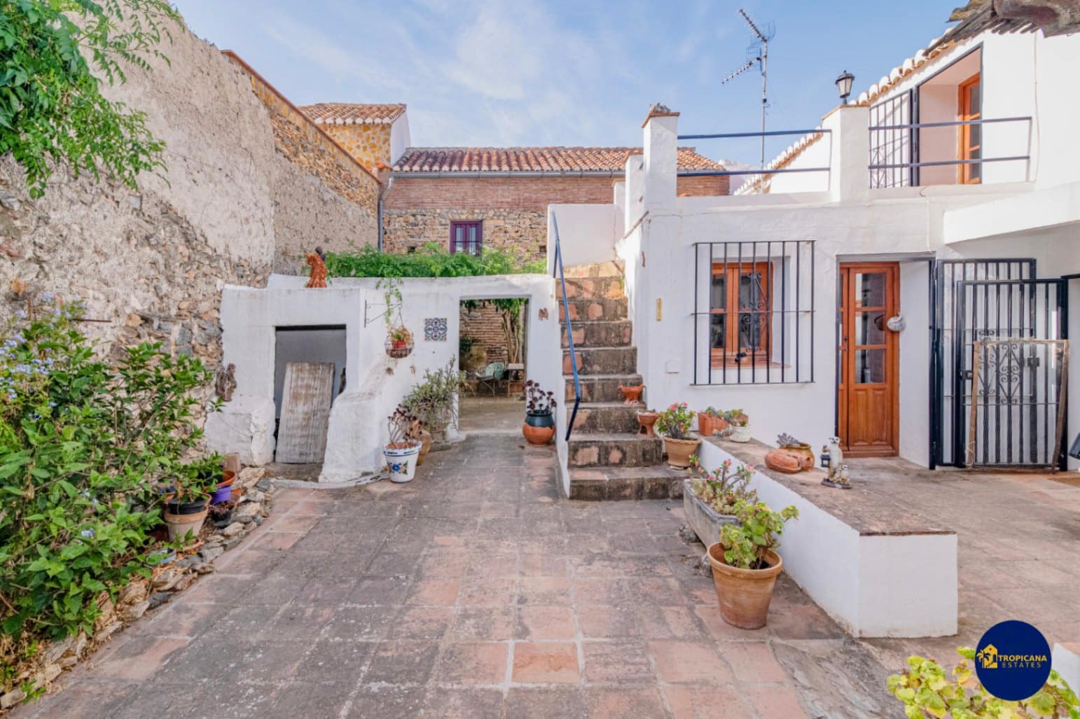 2 bedroom Finca/Country House for sale in Almunecar with garage - € 289,000 (Ref: 10048621)