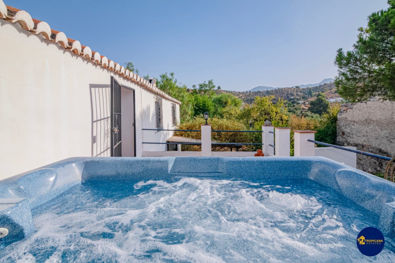 2 bedroom Finca/Country House for sale in Almunecar with garage - € 289,000 (Ref: 10048621)