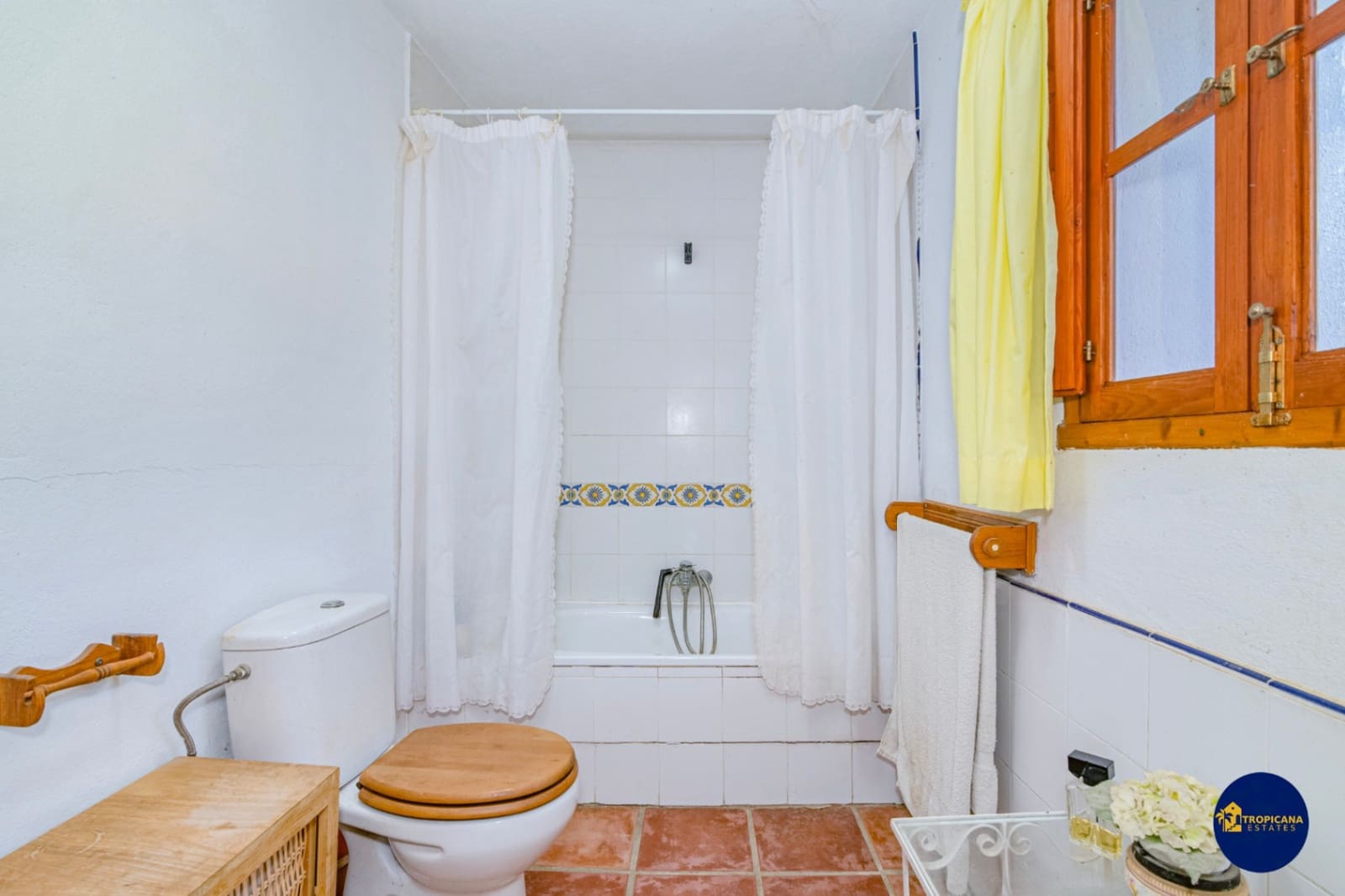 2 bedroom Finca/Country House for sale in Almunecar with garage - € 289,000 (Ref: 10048621)