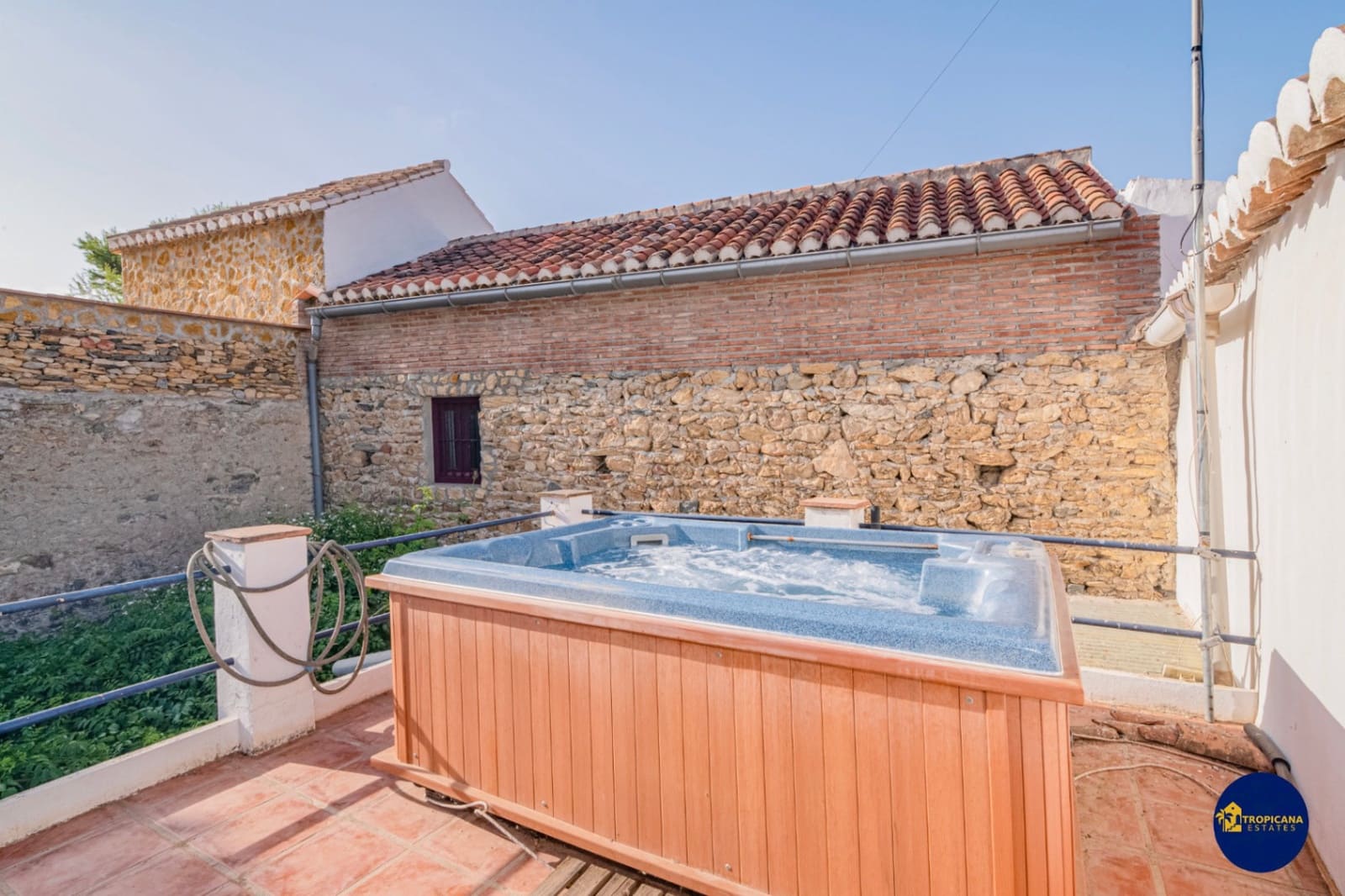2 bedroom Finca/Country House for sale in Almunecar with garage - € 289,000 (Ref: 10048621)