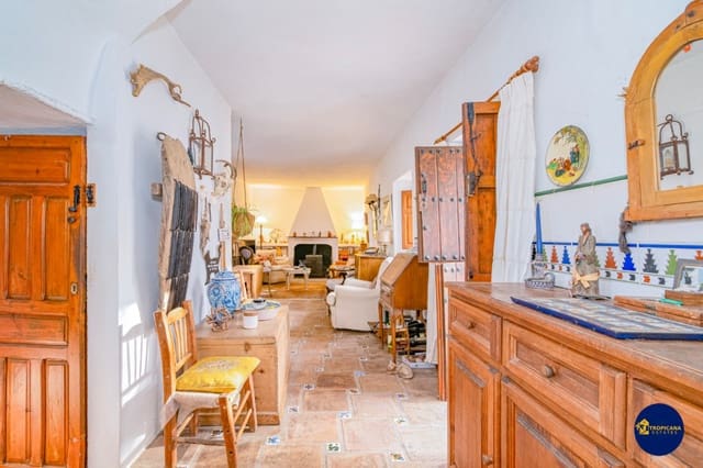 2 bedroom Finca/Country House for sale in Almuñécar with garage - € 289,000 (Ref: 10048621)