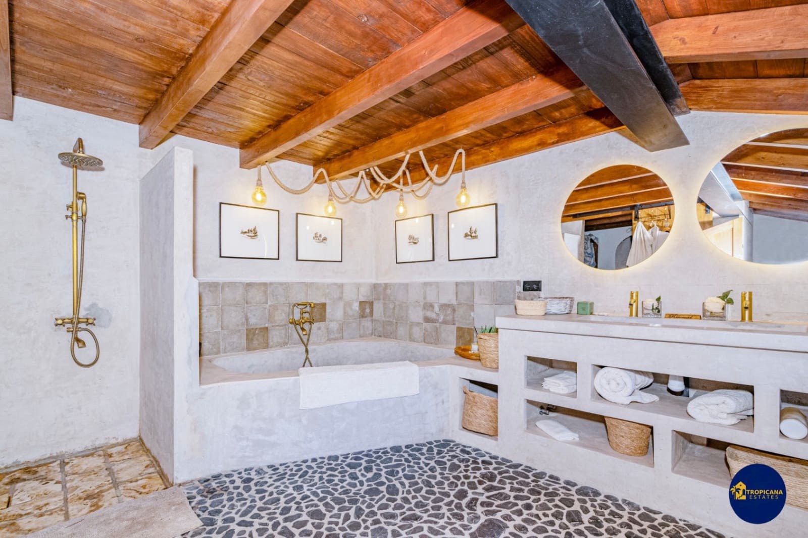 3 slaapkamer Finca/Landhuis te koop in Almunecar met zwembad garage - € 895.000 (Ref: 10113488)