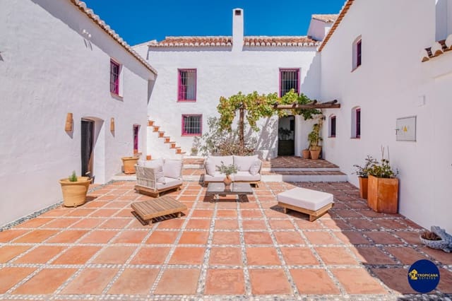 3 slaapkamer Finca/Landhuis te koop in Almuñécar met zwembad garage - € 895.000 (Ref: 10113488)