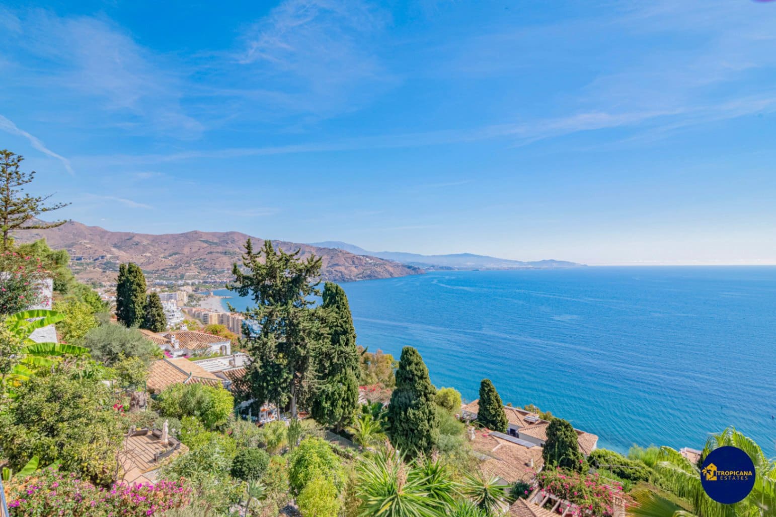 3 bedroom Villa for sale in Almunecar with pool garage - € 1,395,000 (Ref: 10130938)