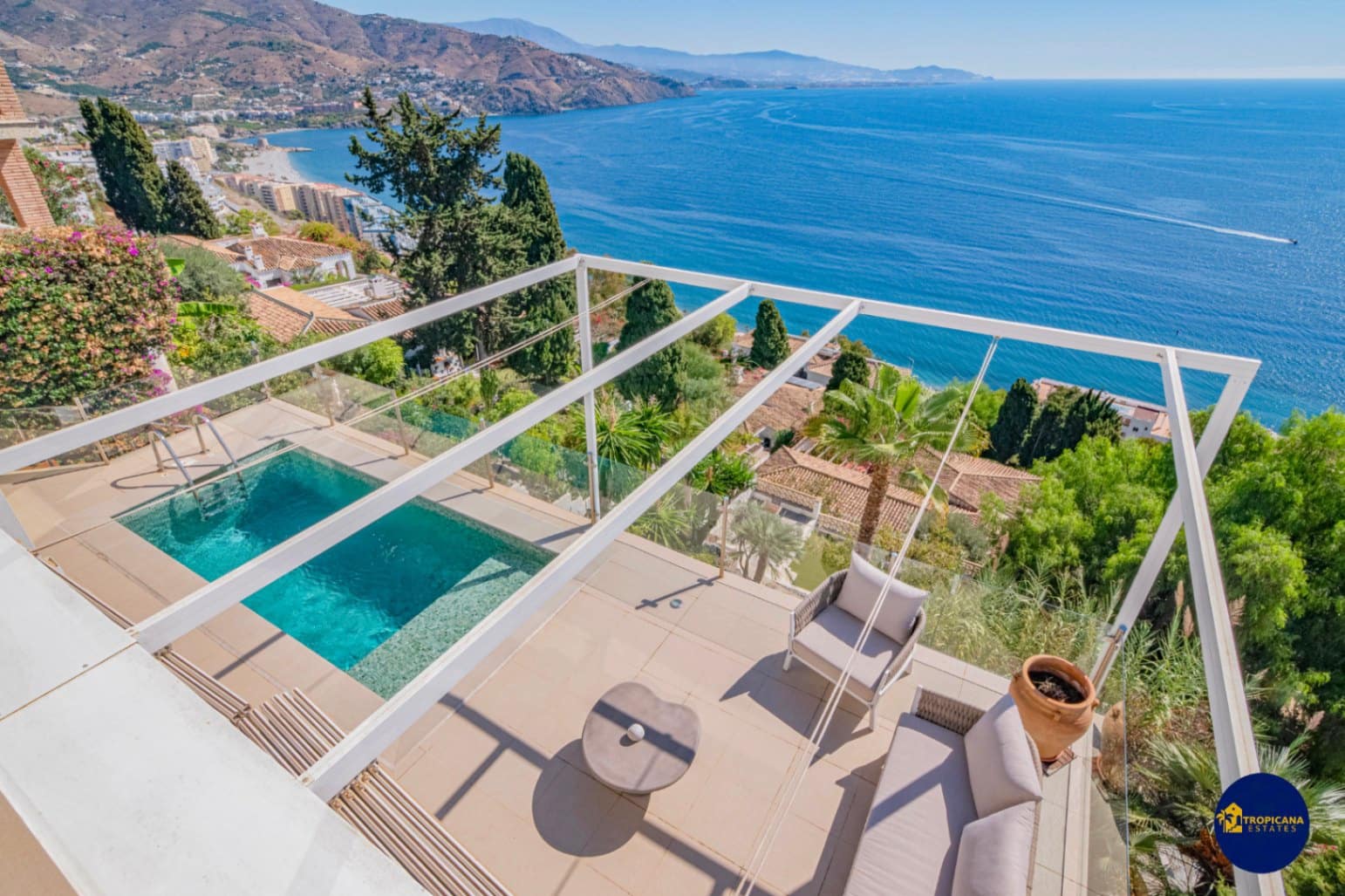3 bedroom Villa for sale in Almunecar with pool garage - € 1,395,000 (Ref: 10130938)