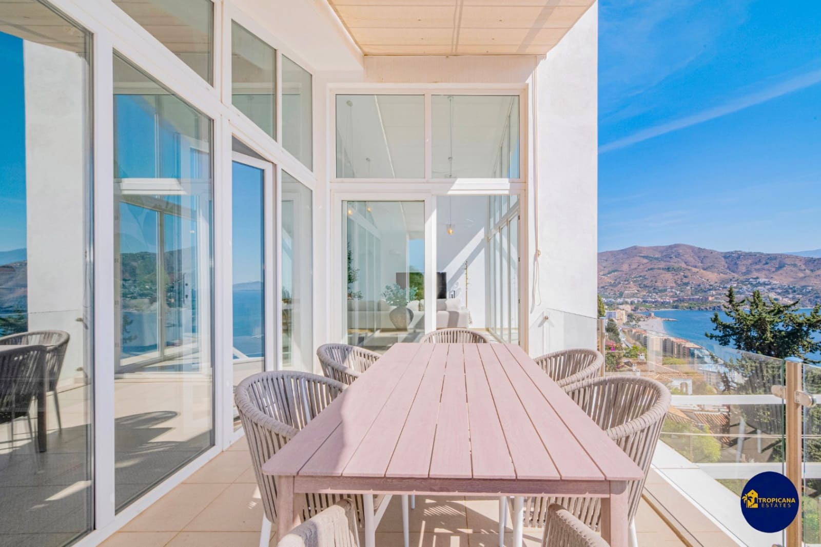 3 bedroom Villa for sale in Almunecar with pool garage - € 1,395,000 (Ref: 10130938)
