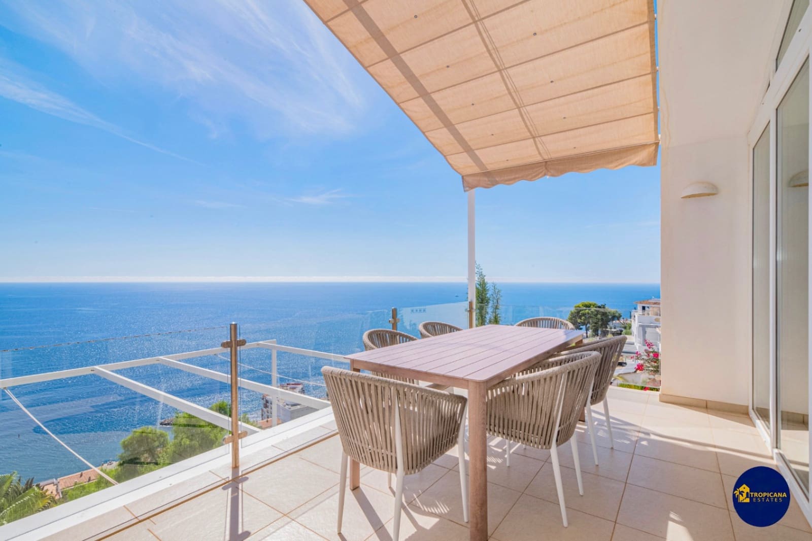3 bedroom Villa for sale in Almunecar with pool garage - € 1,395,000 (Ref: 10130938)