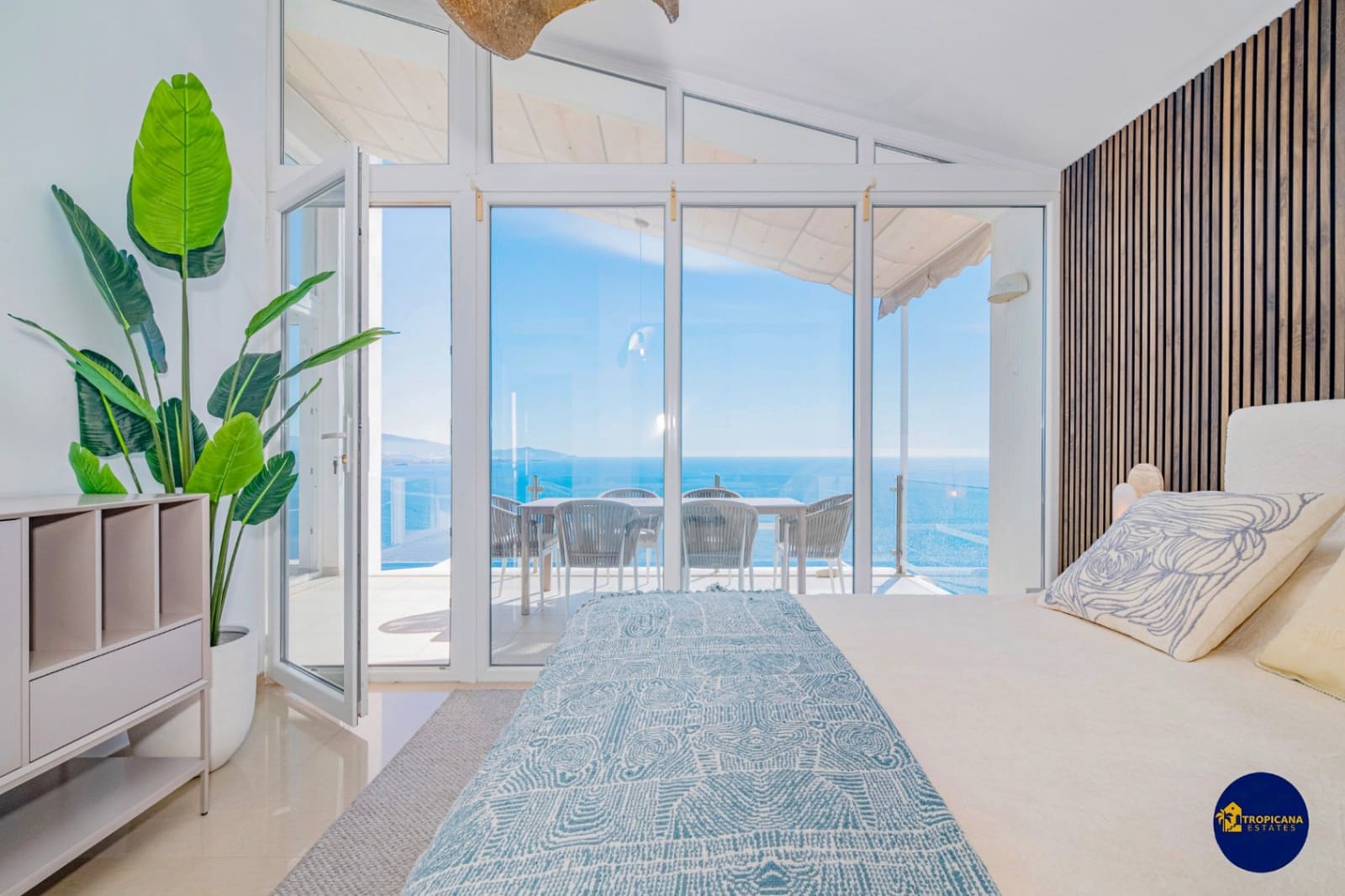 3 bedroom Villa for sale in Almunecar with pool garage - € 1,395,000 (Ref: 10130938)