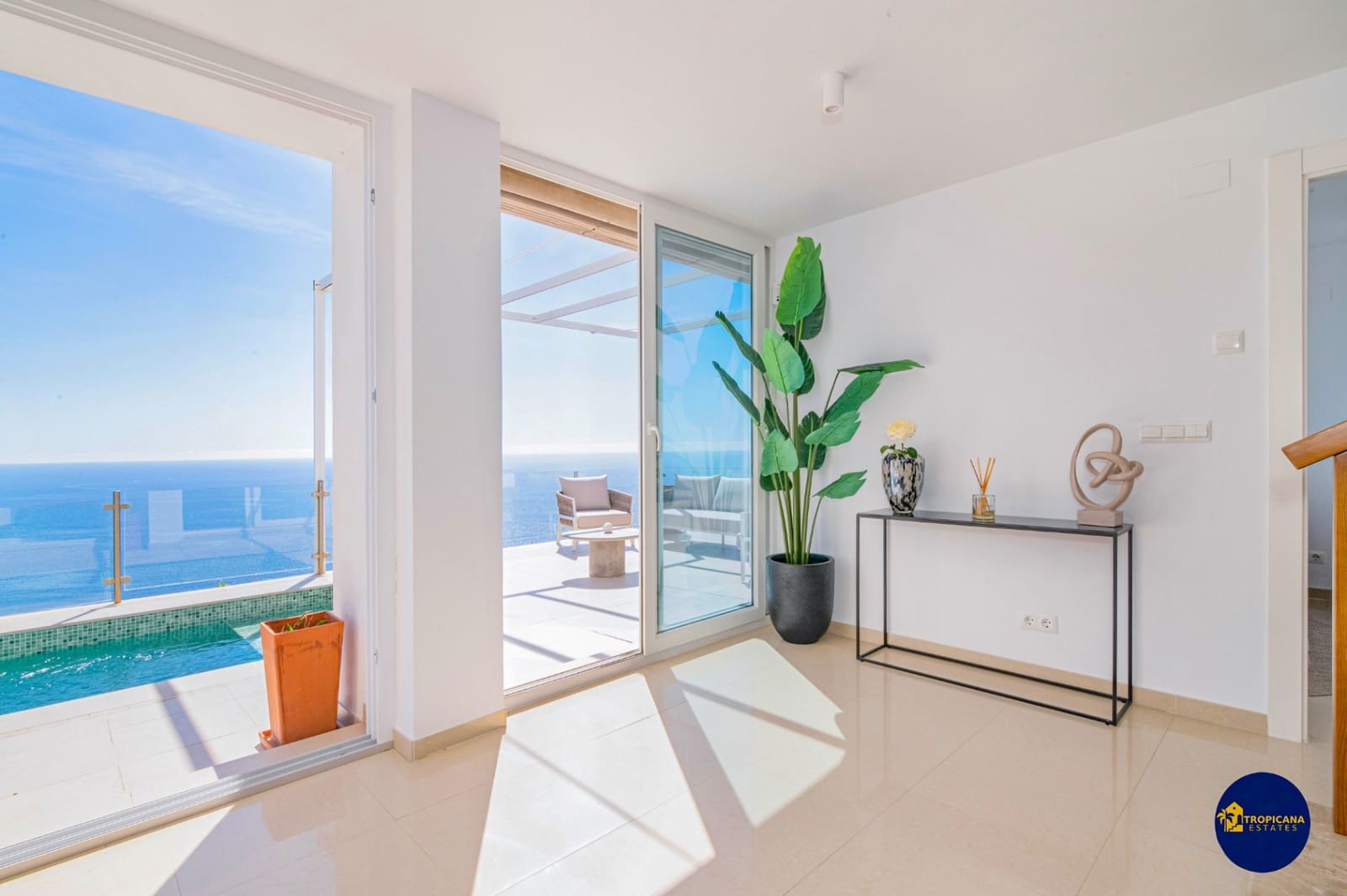 3 bedroom Villa for sale in Almunecar with pool garage - € 1,395,000 (Ref: 10130938)