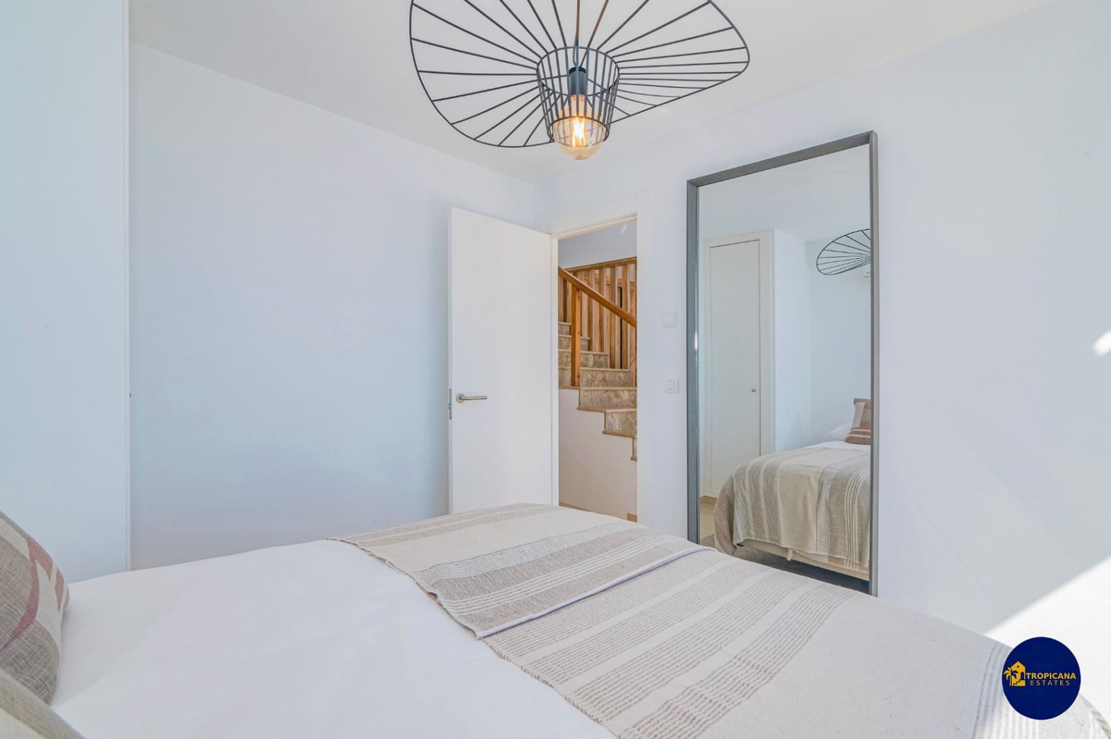 3 bedroom Villa for sale in Almunecar with pool garage - € 1,395,000 (Ref: 10130938)