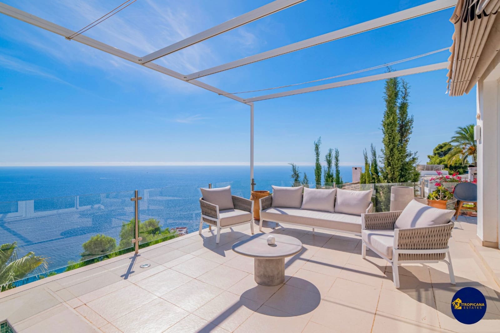 3 bedroom Villa for sale in Almunecar with pool garage - € 1,395,000 (Ref: 10130938)