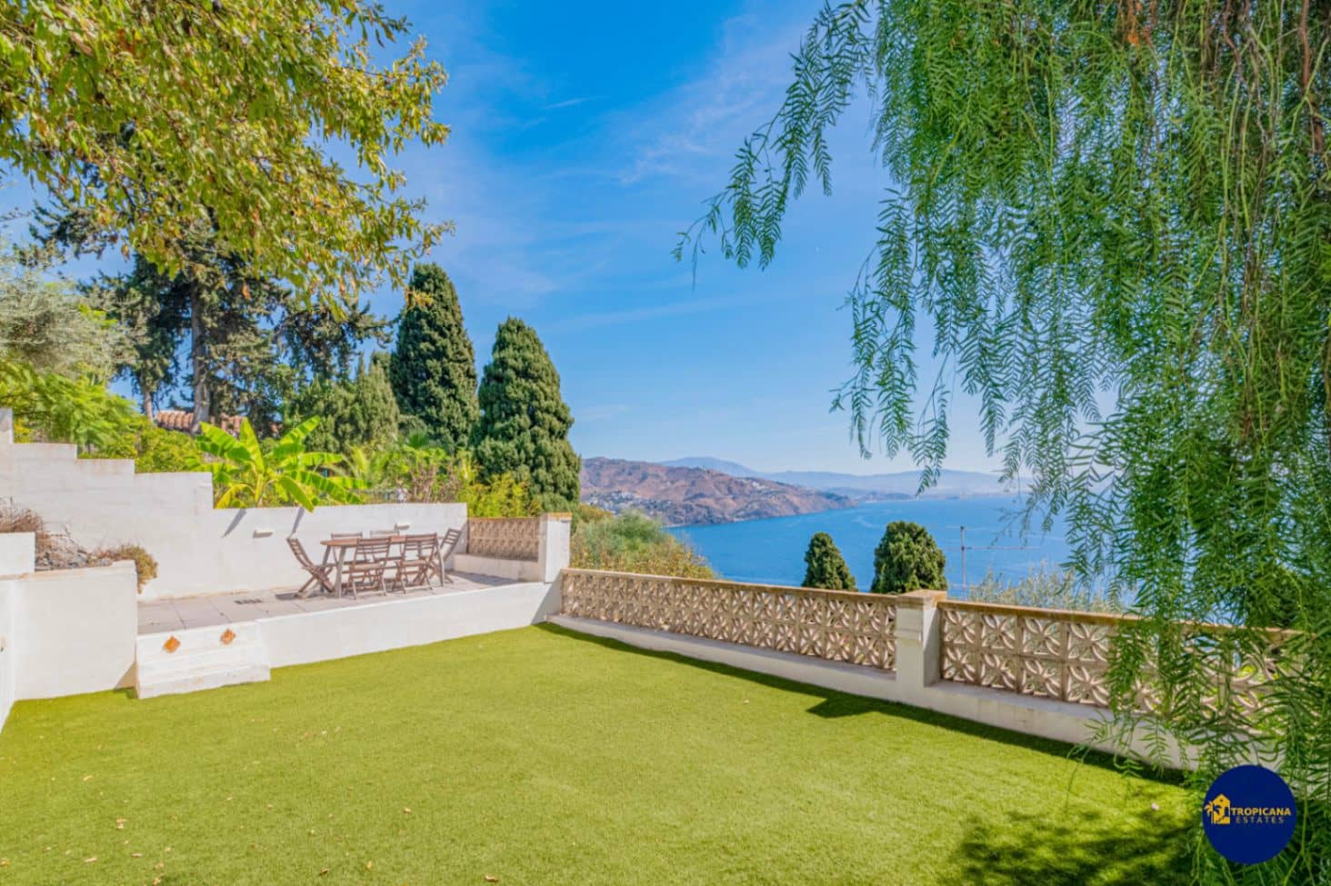 3 bedroom Villa for sale in Almunecar with pool garage - € 1,395,000 (Ref: 10130938)