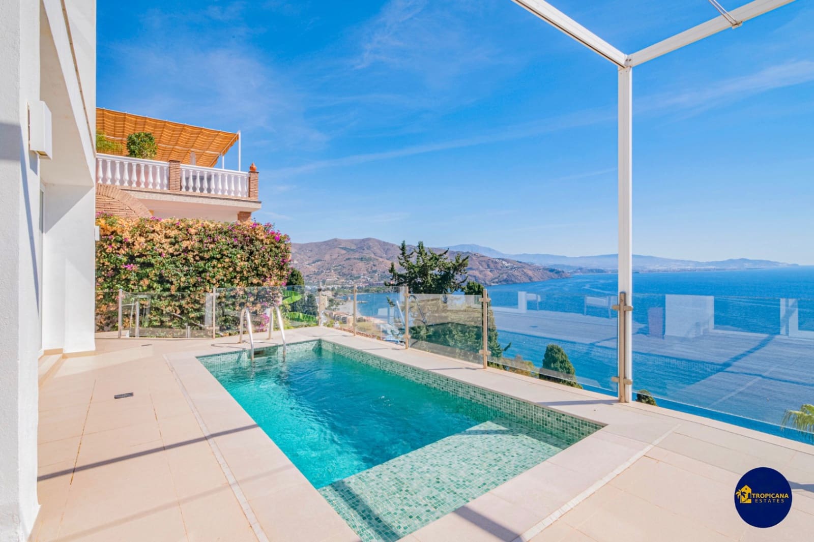 3 bedroom Villa for sale in Almunecar with pool garage - € 1,395,000 (Ref: 10130938)